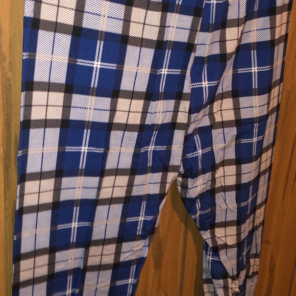 Comfy pants in plaid - Picture 4 of 6